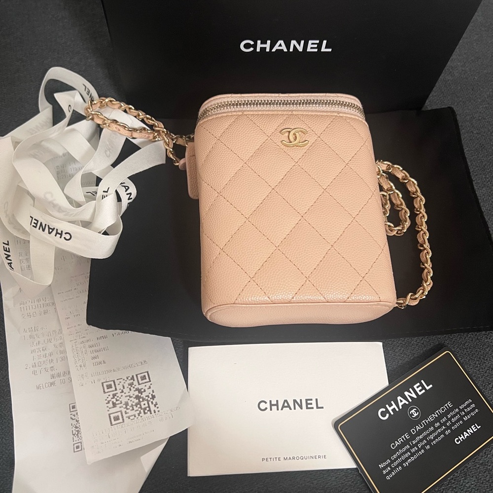 Chanel Vertical Vanity bag. Quilted Caviar Small Pink